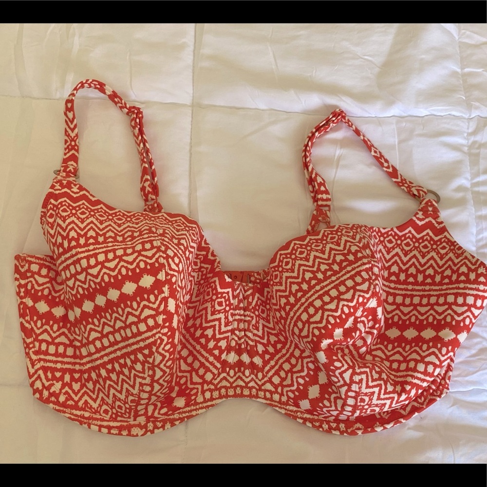 NWOT plus size swim bikini top